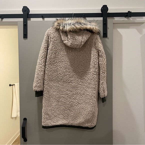 NWOT Altar’d State Reversible Parka - Picture 4 of 10